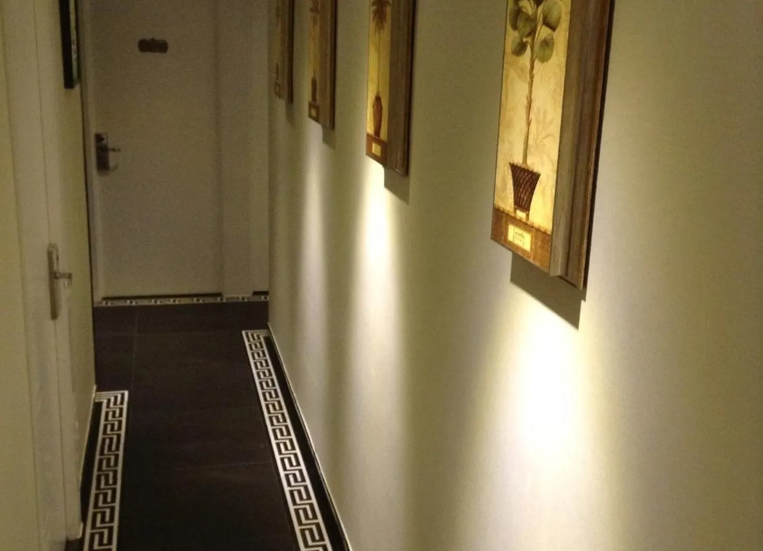 Seasons Hotel Hong Kong Guest house