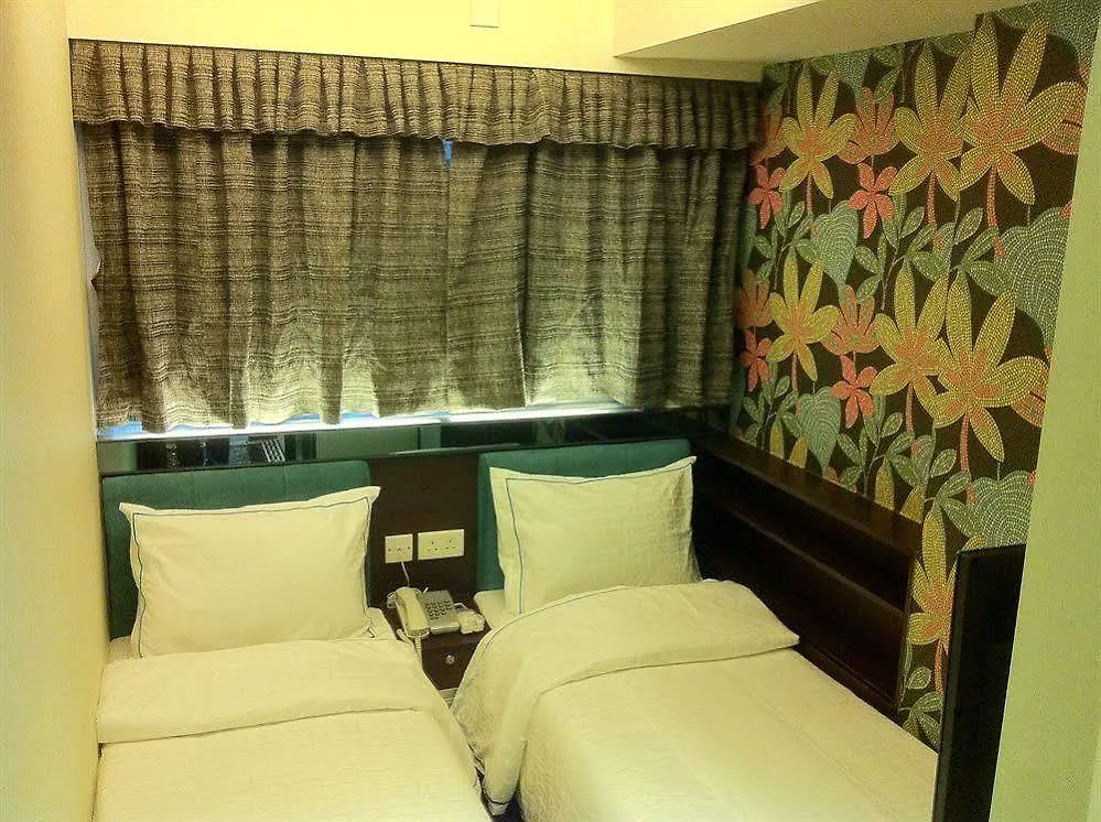 Seasons Hotel Hong Kong 2*,