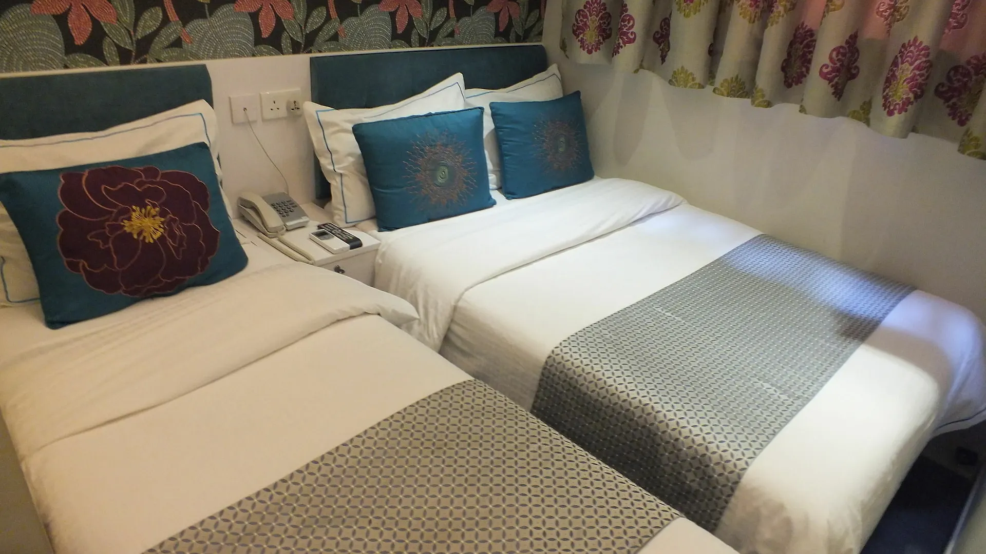 Seasons Hotel Hong Kong Guest house
