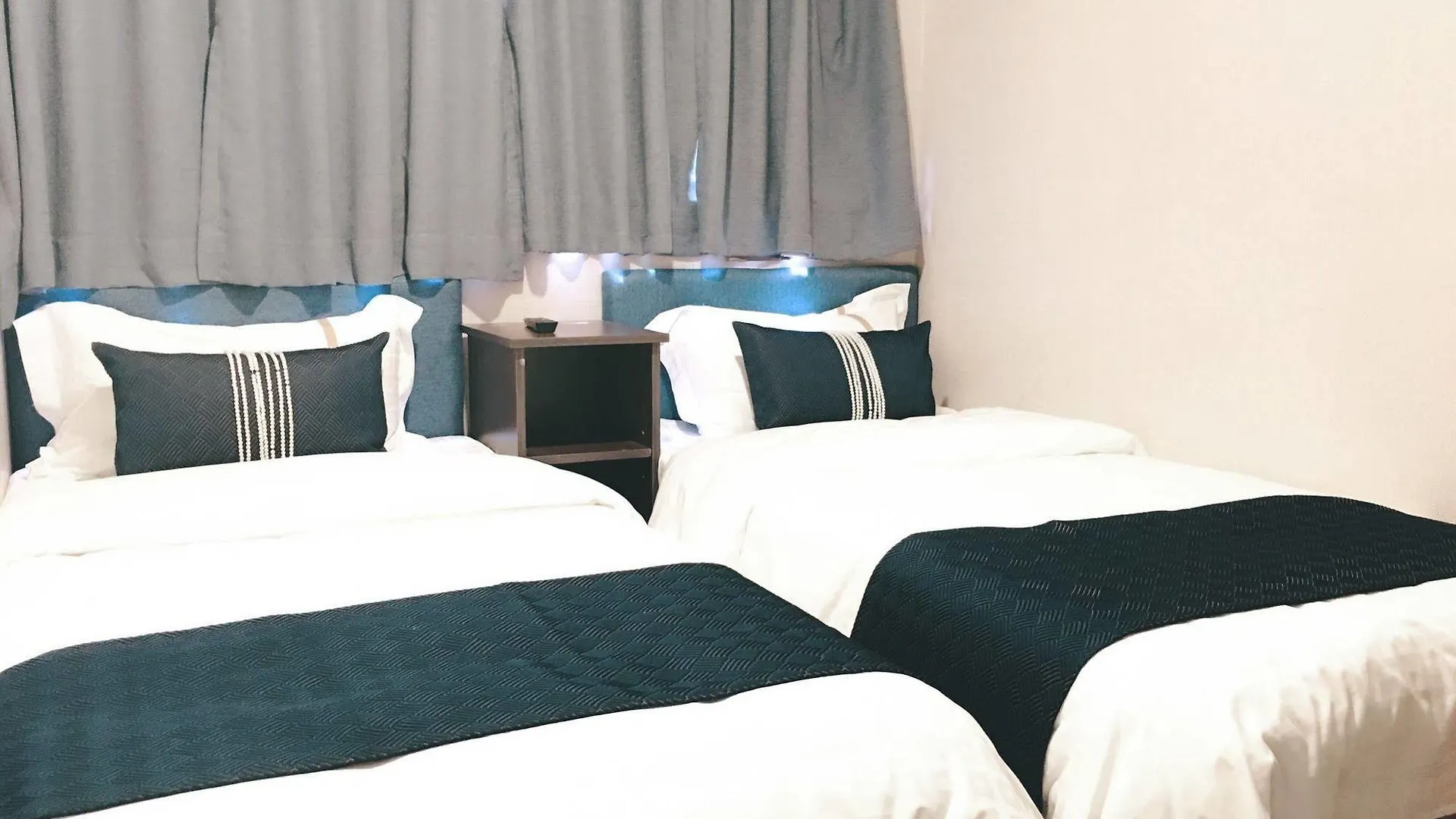 Гостевой дом Seasons Hotel Гонконг